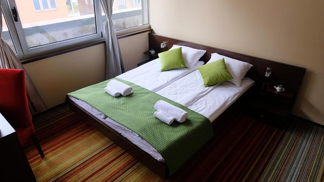 Hotel Richi 泽尼察 外观 照片