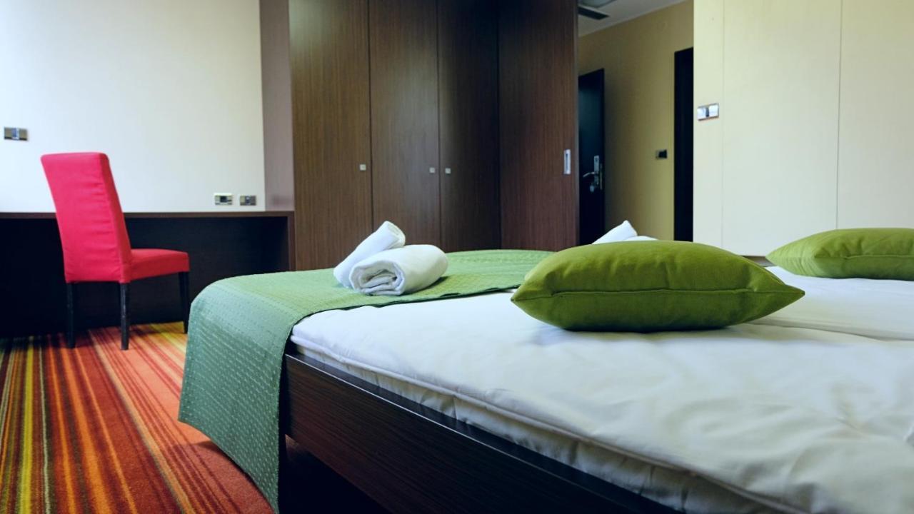 Hotel Richi 泽尼察 外观 照片